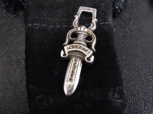 クロムハーツダガーチャーム