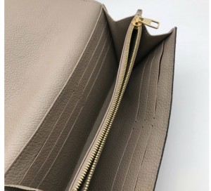 EE99C1C0-5635-42B3-AEF0-7F4683F5E9EA